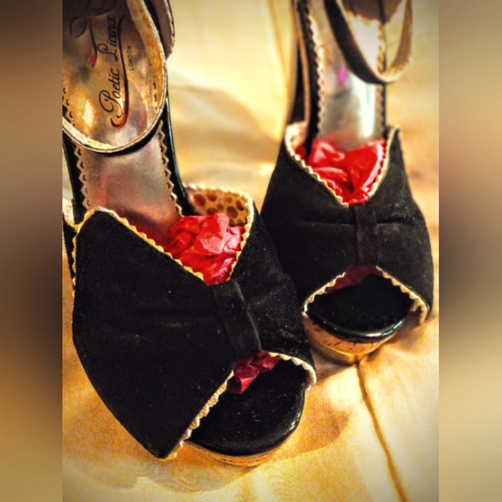 Poetic License Date Night Platform Heels (7.5)